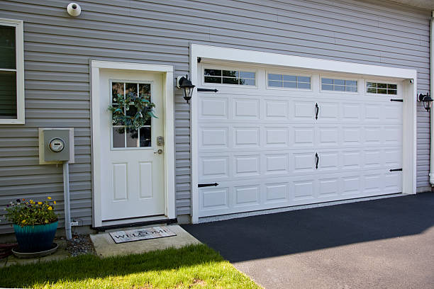 24/7 Emergency Garage Door Panel Replacement experts in Dunlap, IN